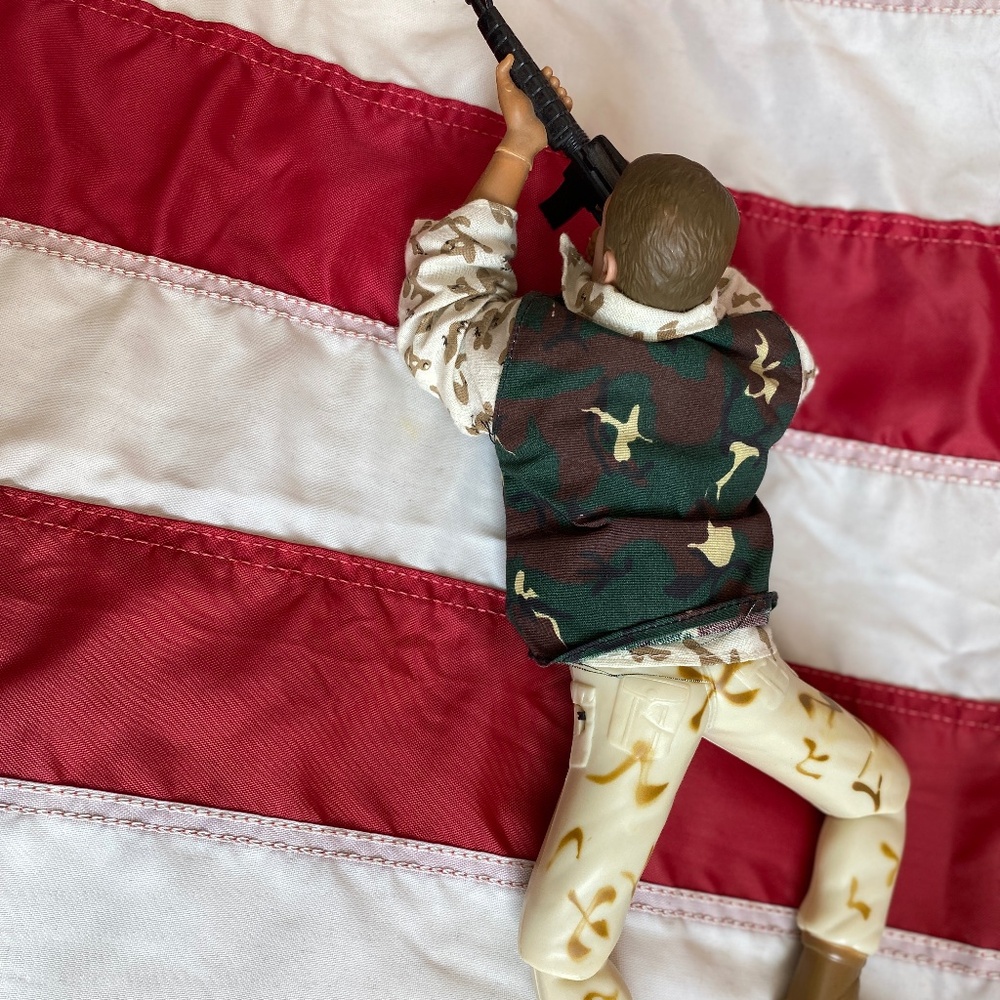 Army Soldier doing the Combat Crawl - Picture 6 of 8